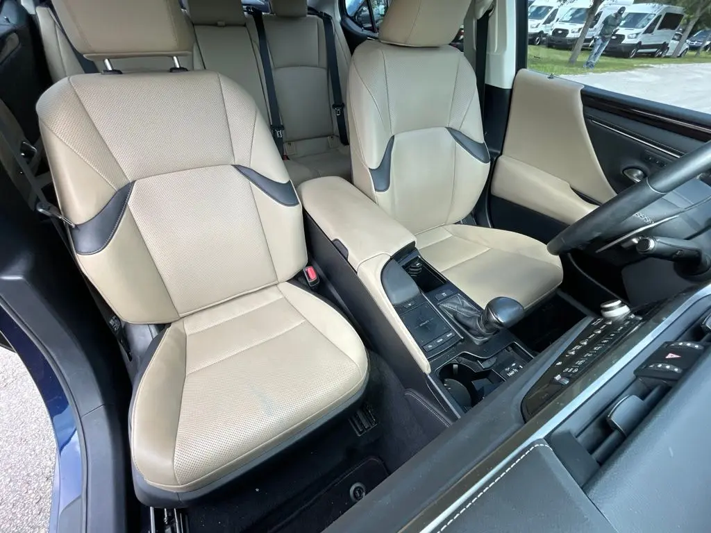 2021 Lexus ES - $25,497