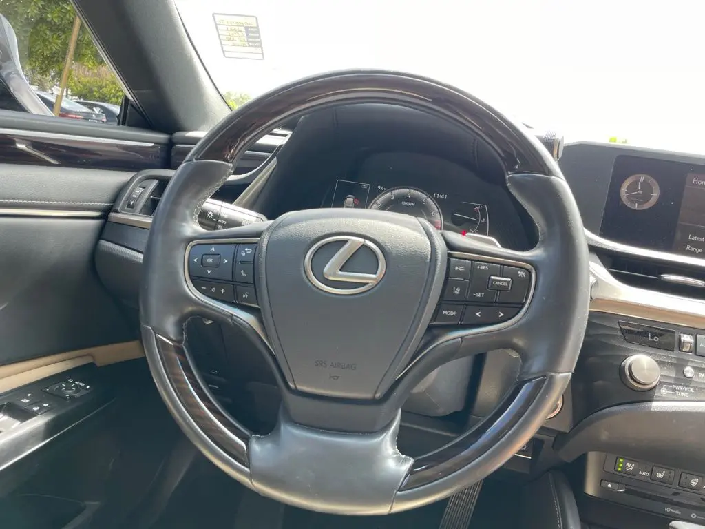 2021 Lexus ES - $25,497