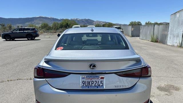 2025 Lexus ES 300h Luxury