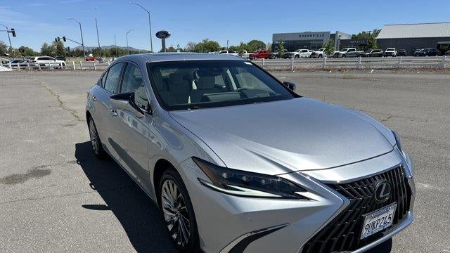 2025 Lexus ES 300h Luxury