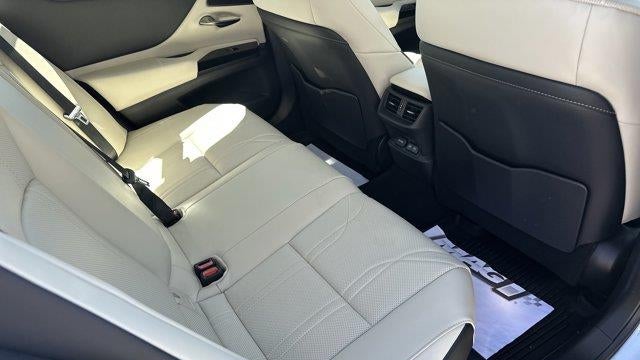 2025 Lexus ES 300h Luxury
