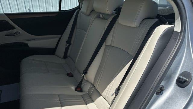 2025 Lexus ES 300h Luxury