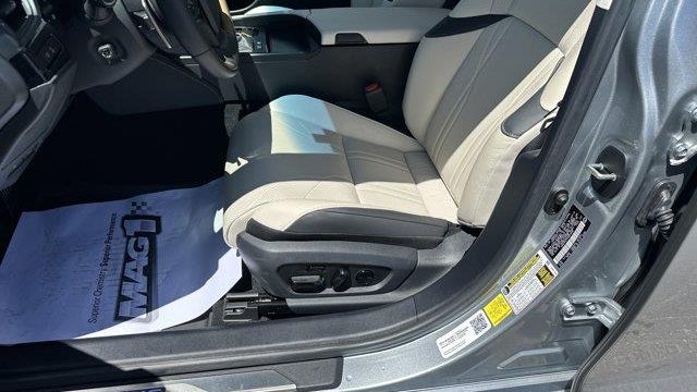 2025 Lexus ES 300h Luxury
