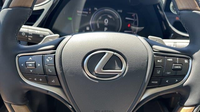 2025 Lexus ES 300h Luxury