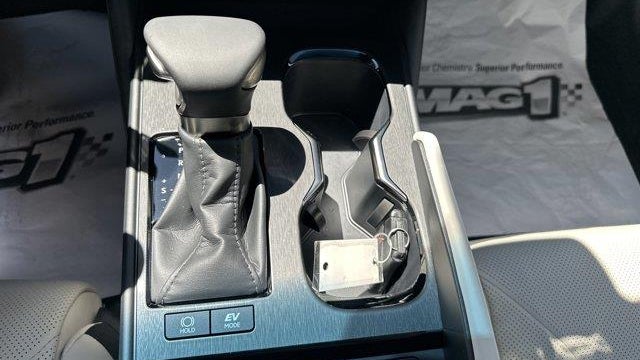 2025 Lexus ES 300h Luxury