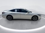 2024 ES 300h Thumbnail 3