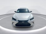 2024 ES 300h Thumbnail 9
