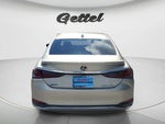 2024 ES 300h Thumbnail 7