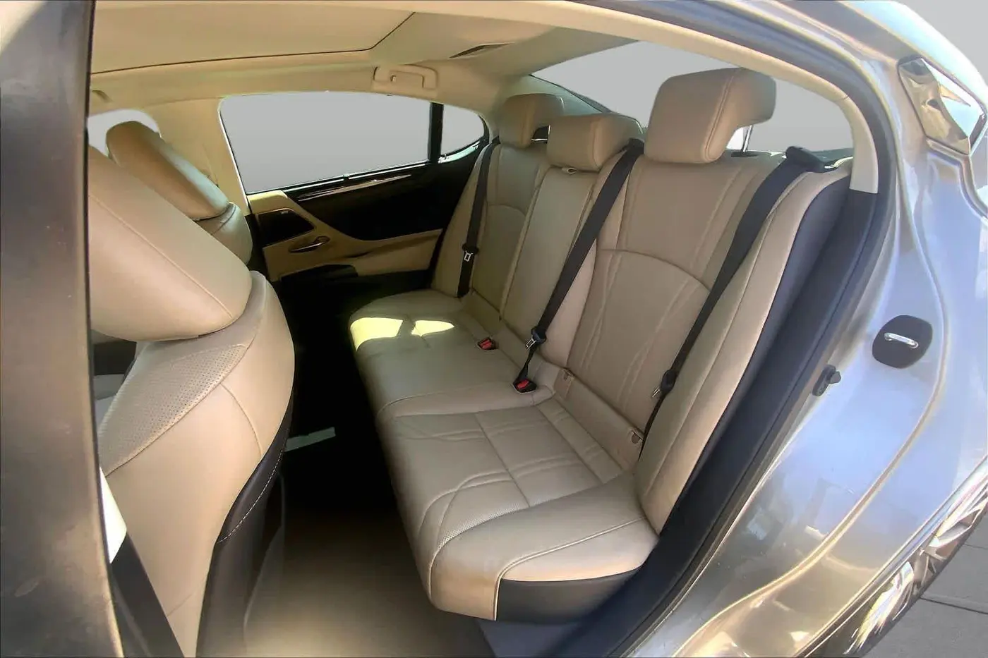 2020 Lexus ES - $26,455