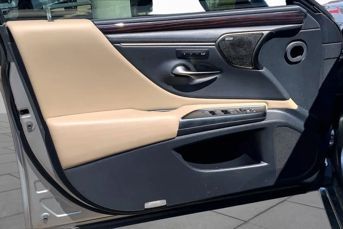 2020 Lexus ES - $26,455