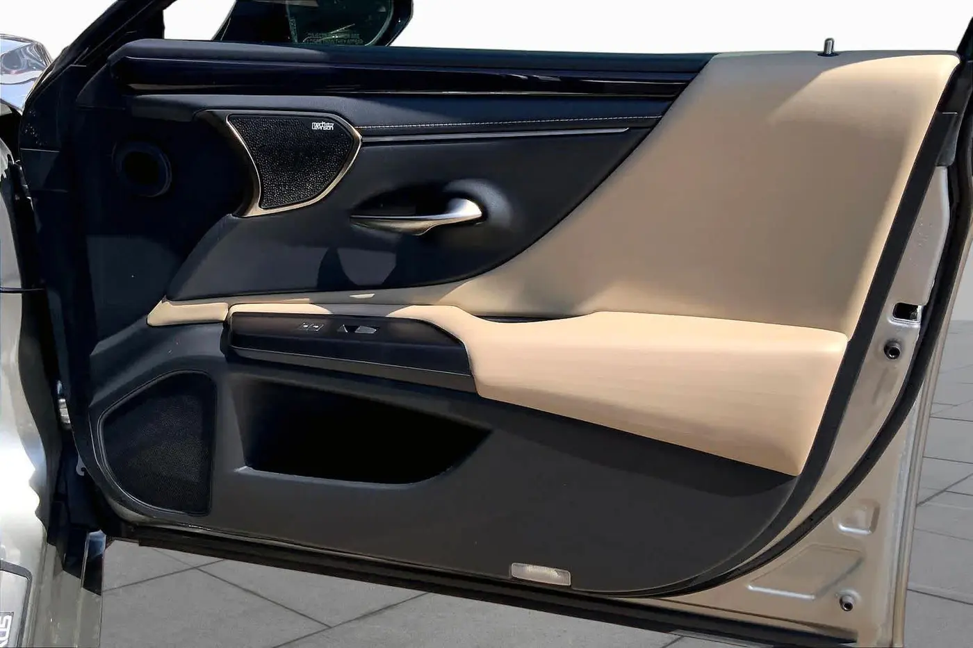 2020 Lexus ES - $26,455