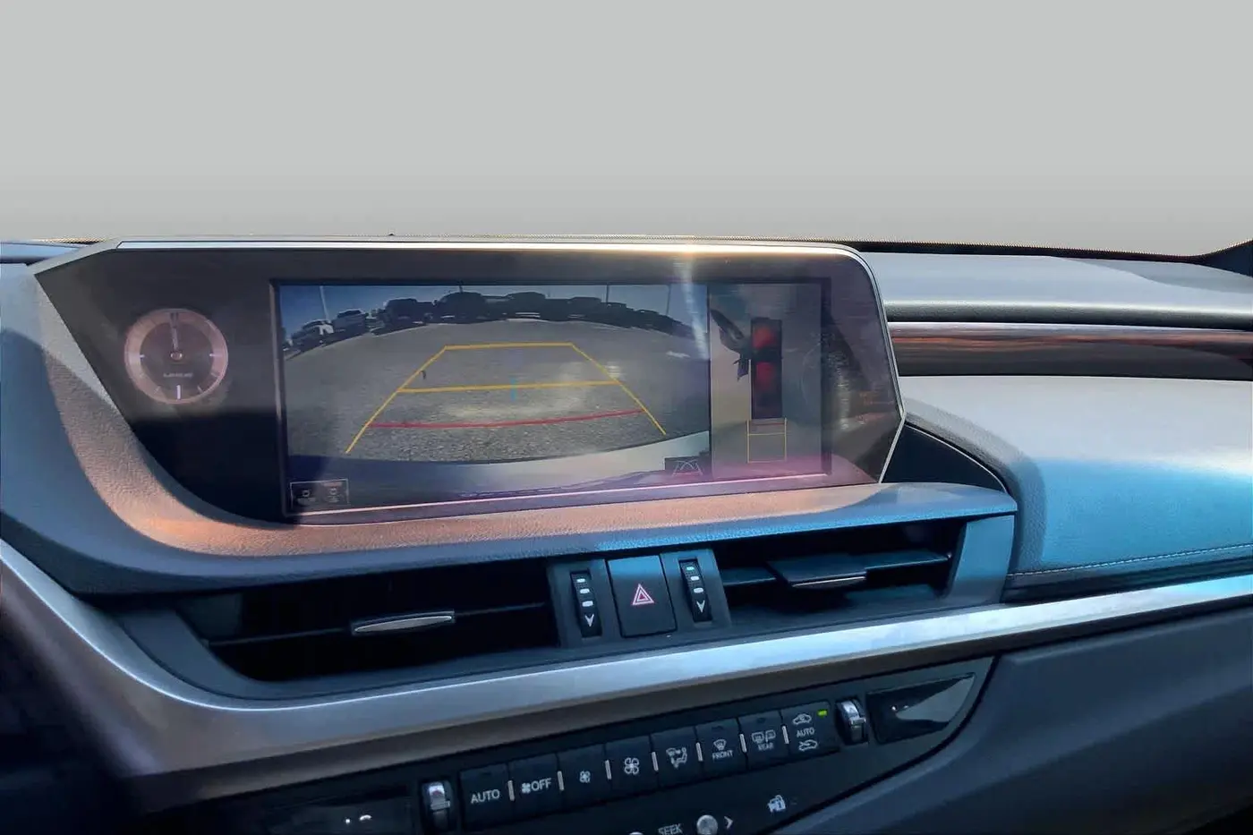 2020 Lexus ES - $26,455