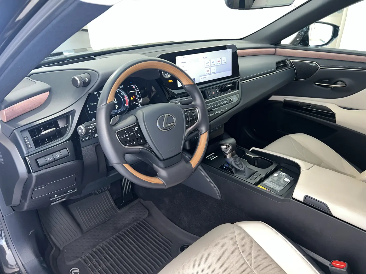 2025 Lexus ES - $46,280