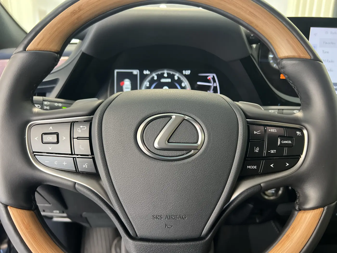 2025 Lexus ES - $46,280