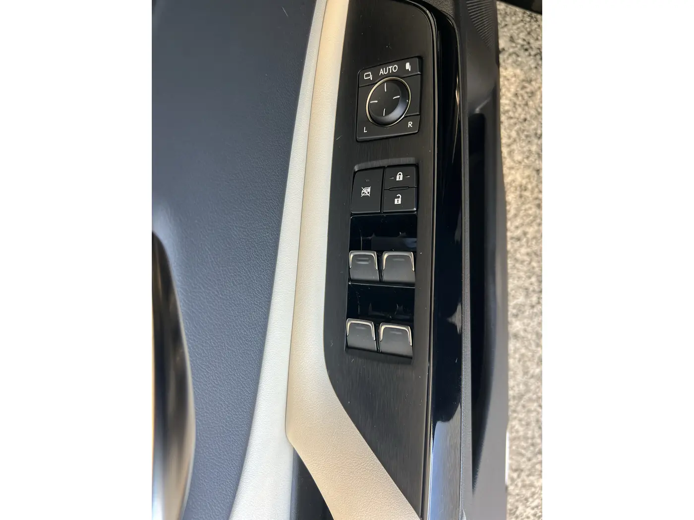 2025 Lexus ES - $46,280