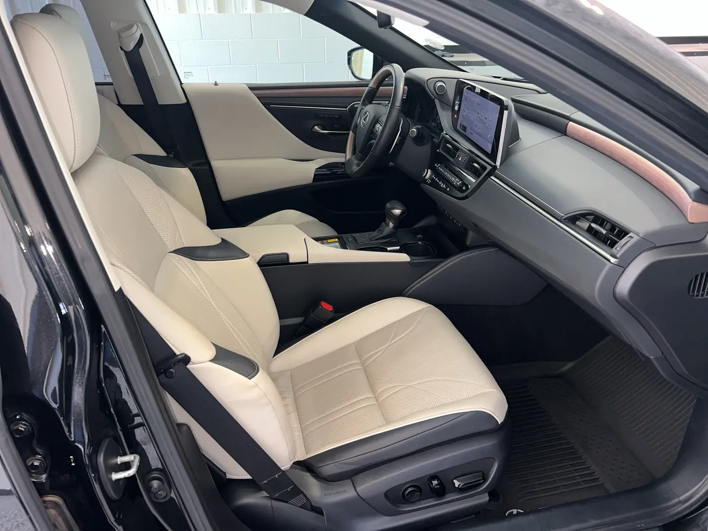 2025 Lexus ES - $46,280