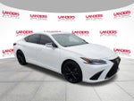 2022 ES 300h Thumbnail 3