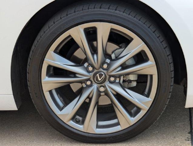 2020 Lexus ES - $28,999