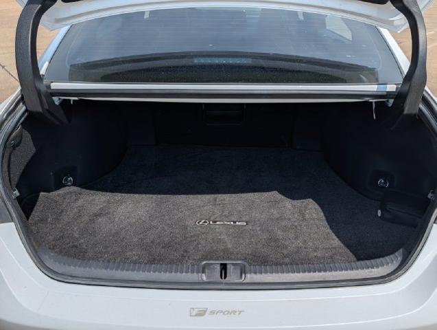 2020 Lexus ES - $28,999