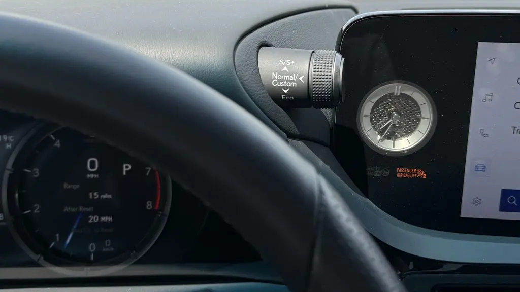 2025 Lexus ES 350 F SPORT Handling