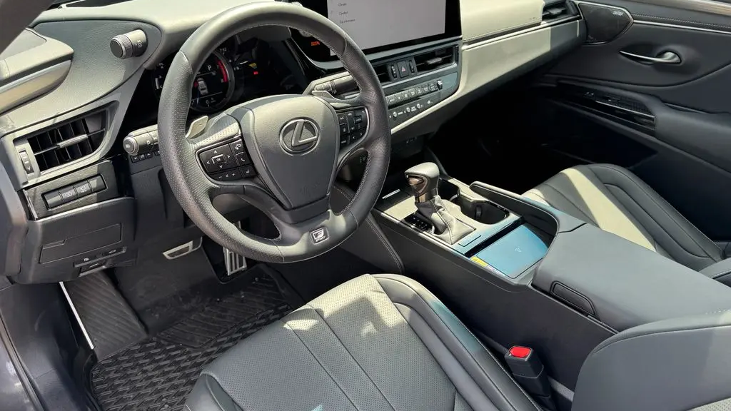 2025 Lexus ES 350 F SPORT Handling