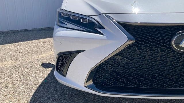 2023 Lexus ES 350 F SPORT Handling