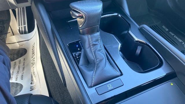 2023 Lexus ES 350 F SPORT Handling