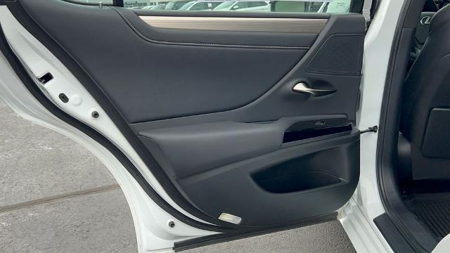 2023 Lexus ES - $40,604