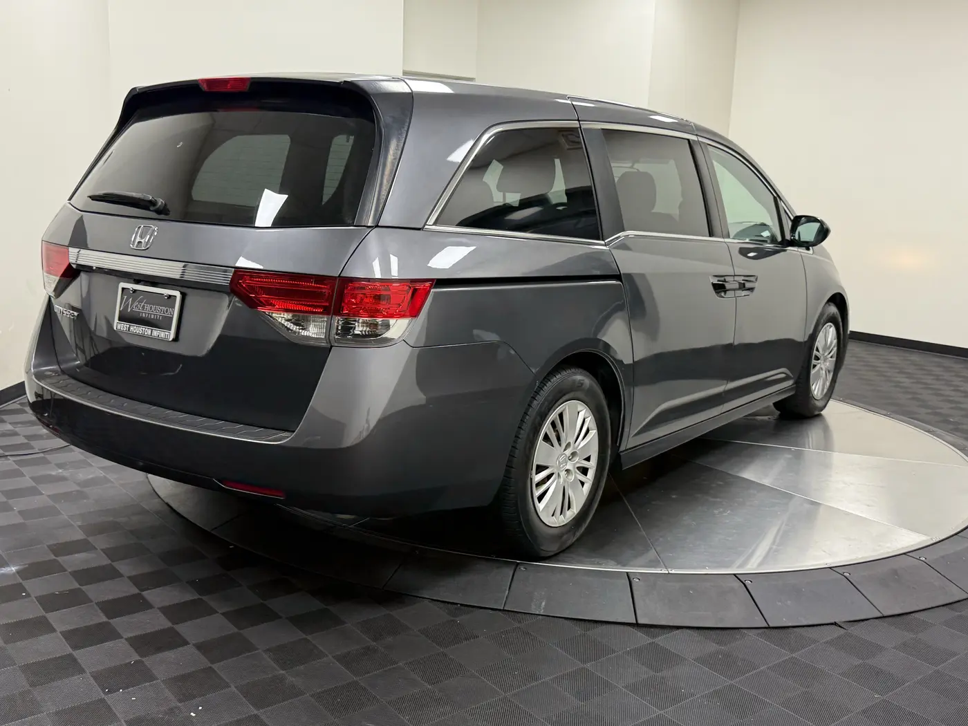 2016 Honda Odyssey - $12,500