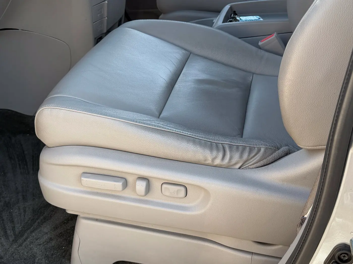 2016 Honda Odyssey - $10,995