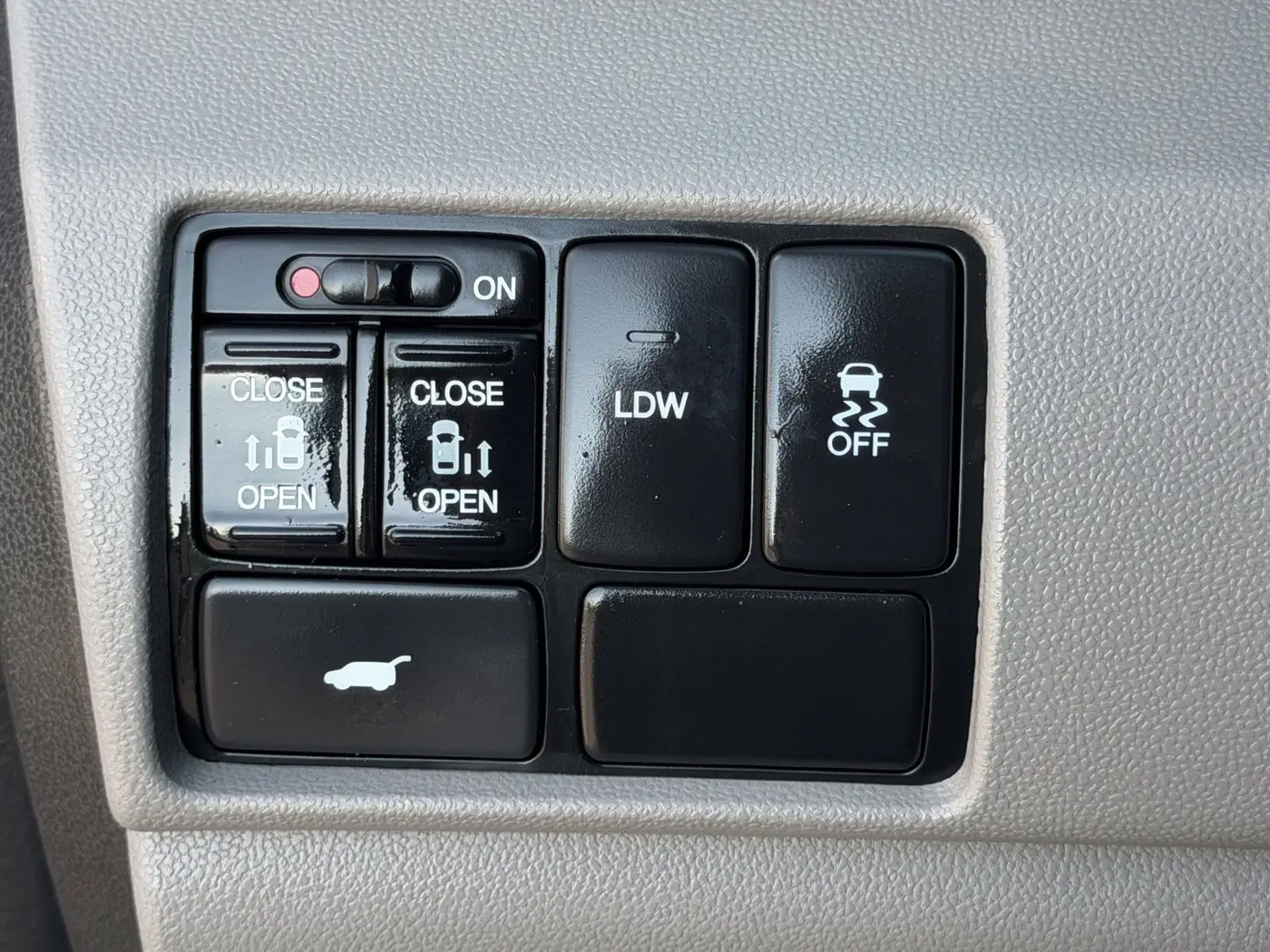 2016 Honda Odyssey - $10,995