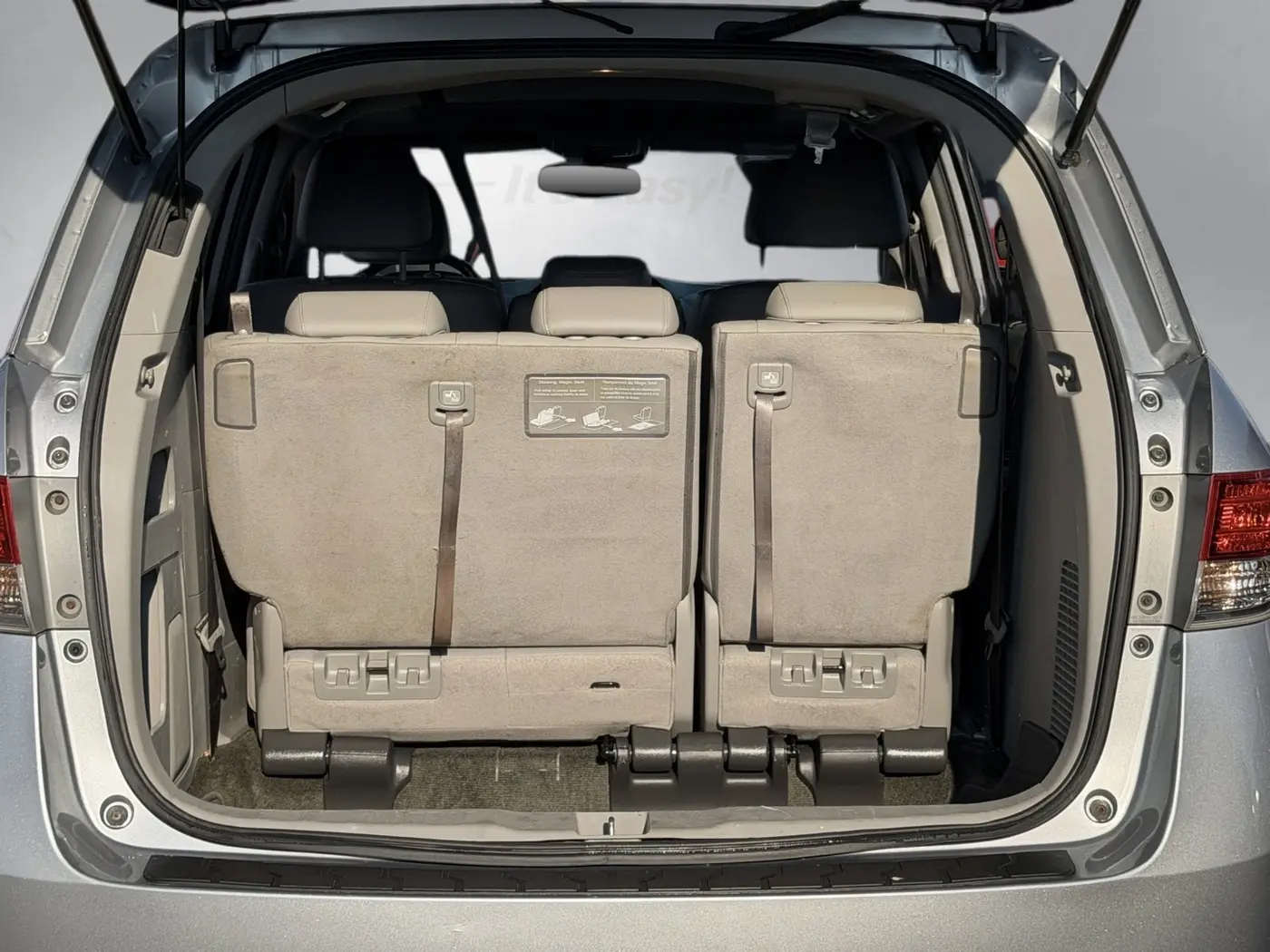 2016 Honda Odyssey - $10,995