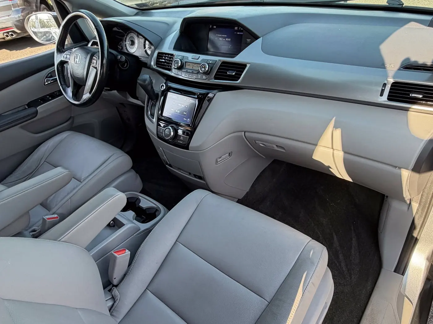 2016 Honda Odyssey - $10,995