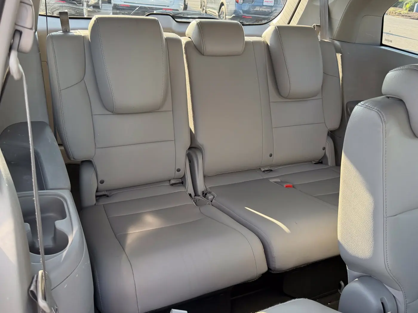 2016 Honda Odyssey - $10,995