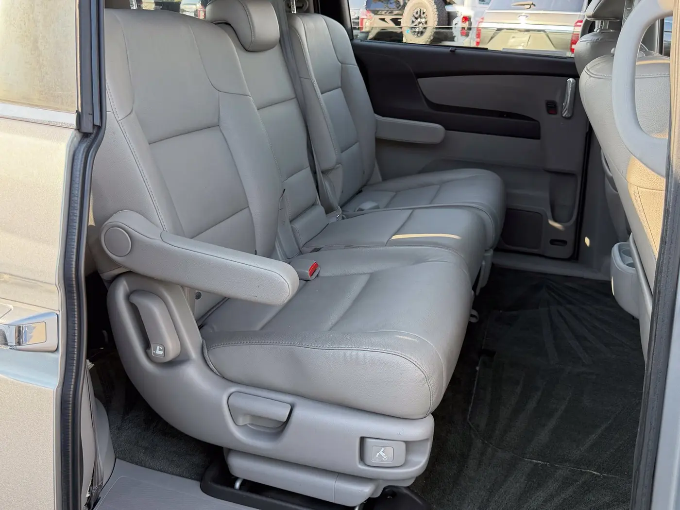 2016 Honda Odyssey - $10,995
