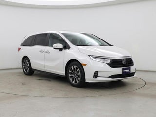 2023 Honda Odyssey with Platinum White Pearl Exterior