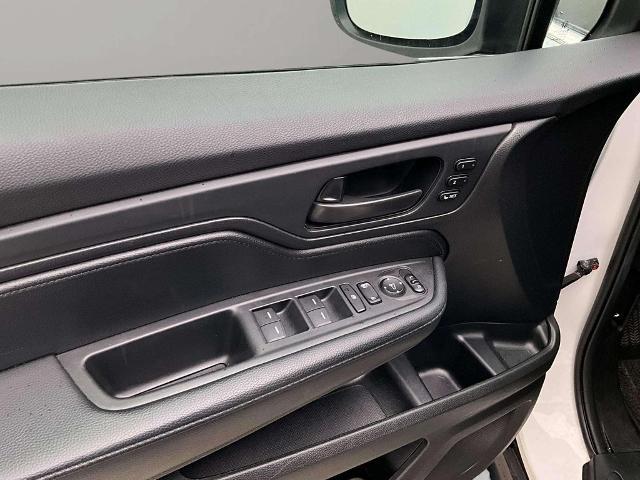 2025 Honda Odyssey - $31,999