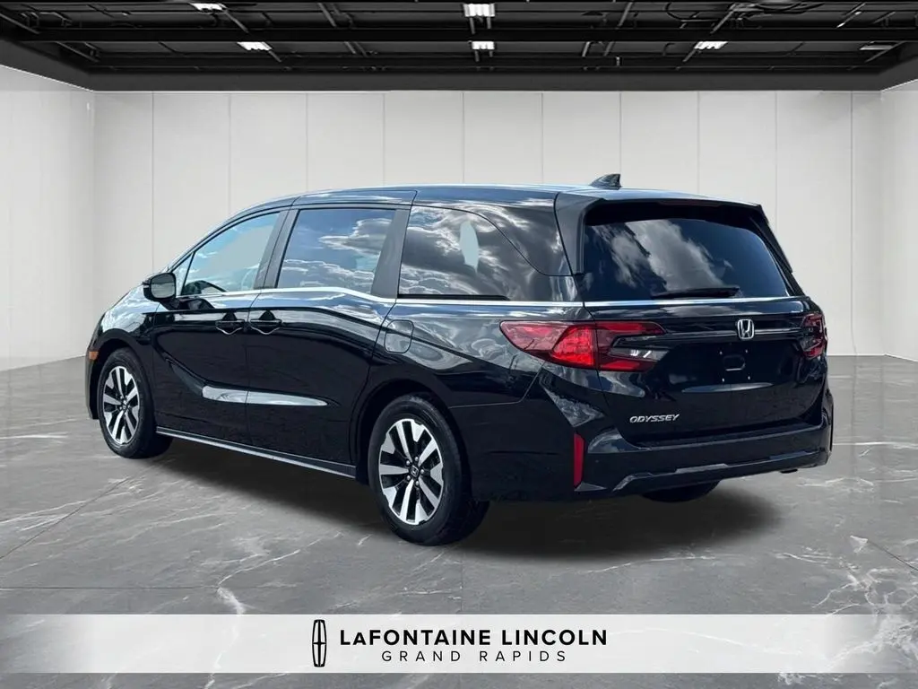 2025 Honda Odyssey - $32,475