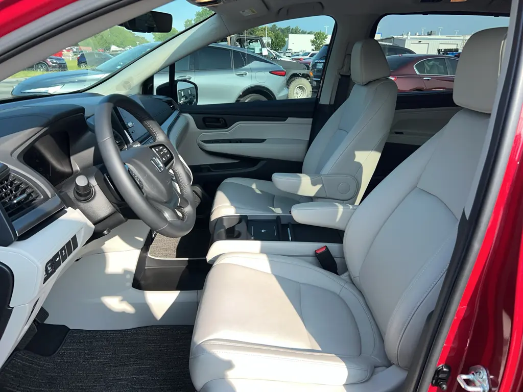 2026 Honda Odyssey - $40,180