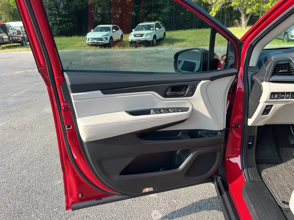 2026 Honda Odyssey - $40,180
