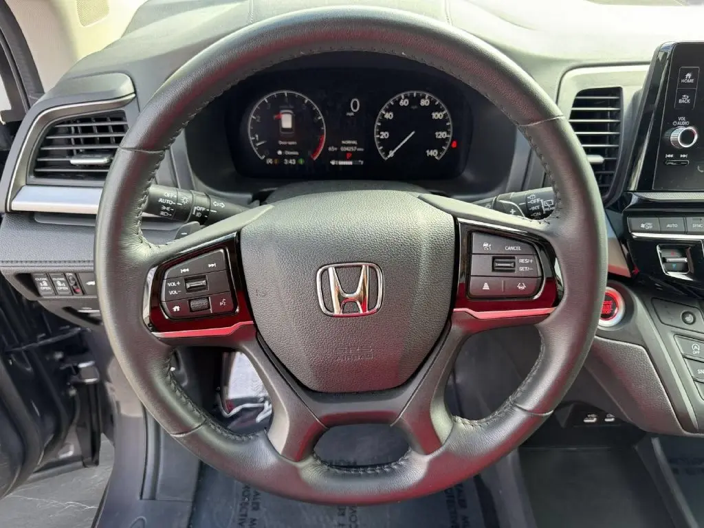 2025 Honda Odyssey - $33,500