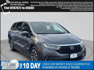 2024 Honda Odyssey with Lunar Silver Metallic Exterior