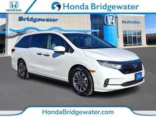 2023 Honda Odyssey with Platinum White Pearl Exterior