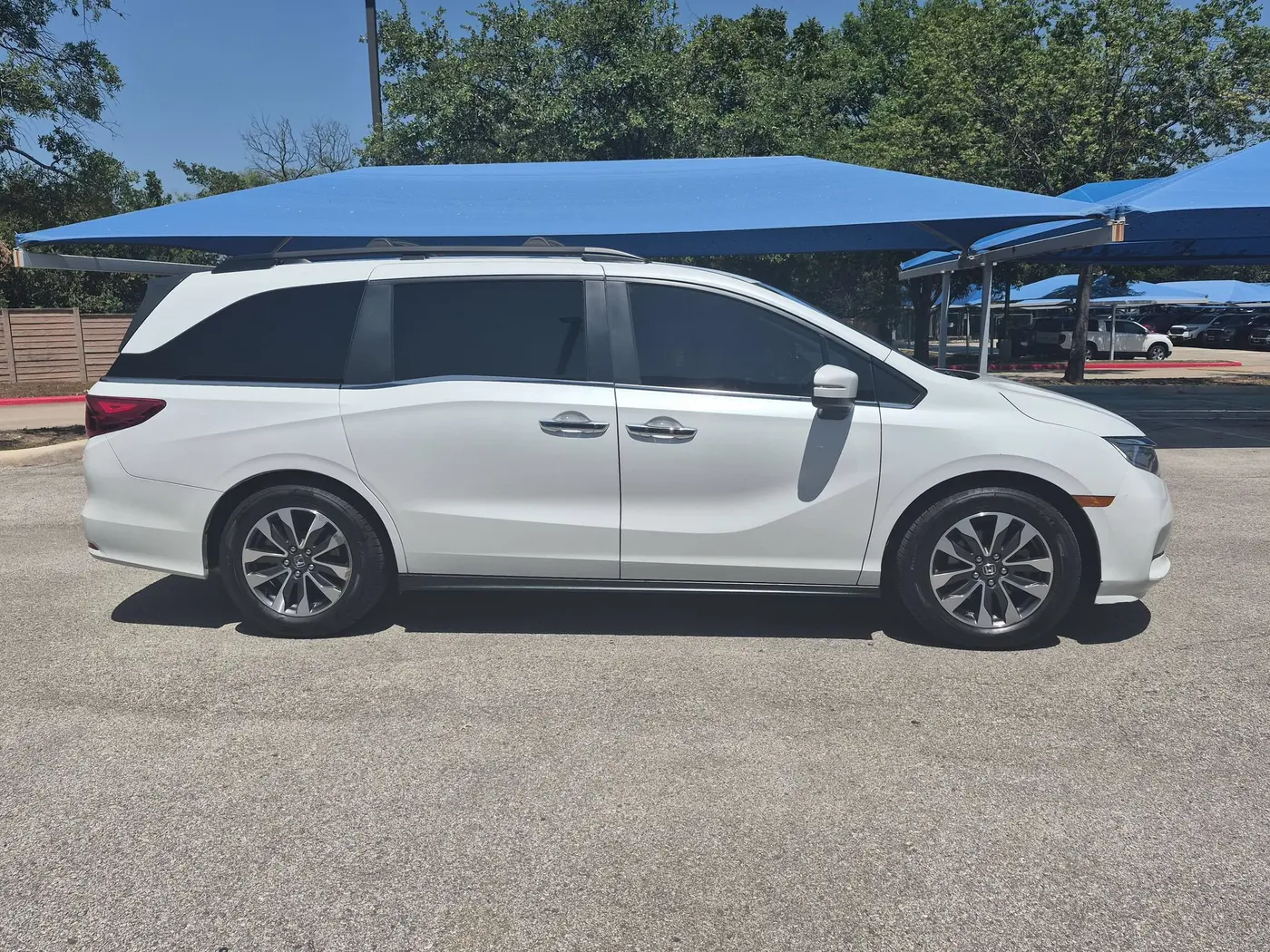2022 Honda Odyssey EX-L — photo 1 of 12