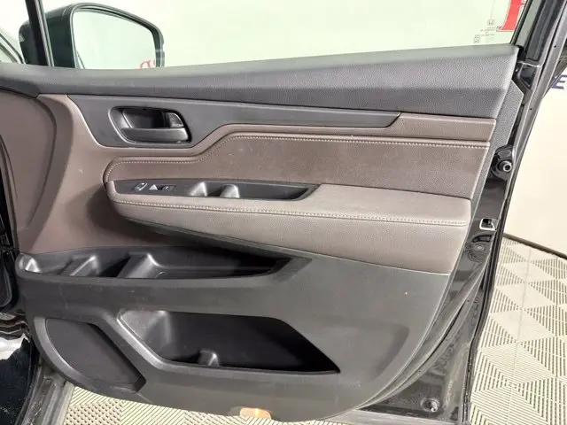 2019 Honda Odyssey - $16,000