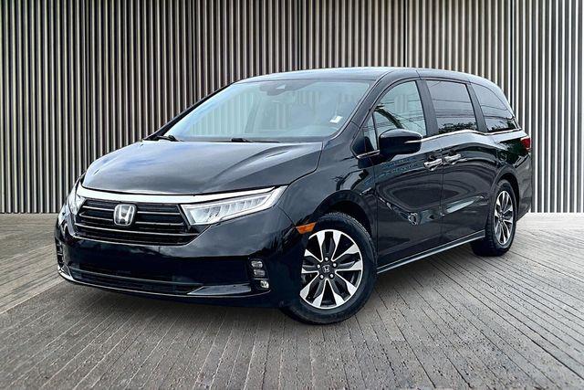 2022 Honda Odyssey - $32,000