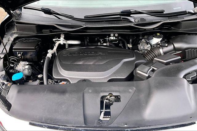 2022 Honda Odyssey - $32,000