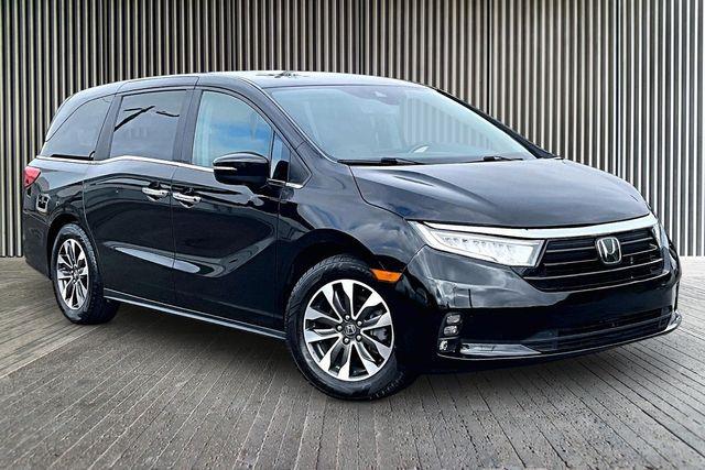 2022 Honda Odyssey - $32,000
