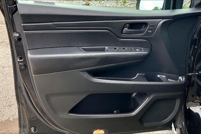 2022 Honda Odyssey - $32,000