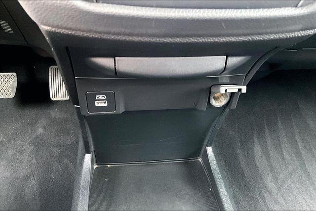 2022 Honda Odyssey - $32,000